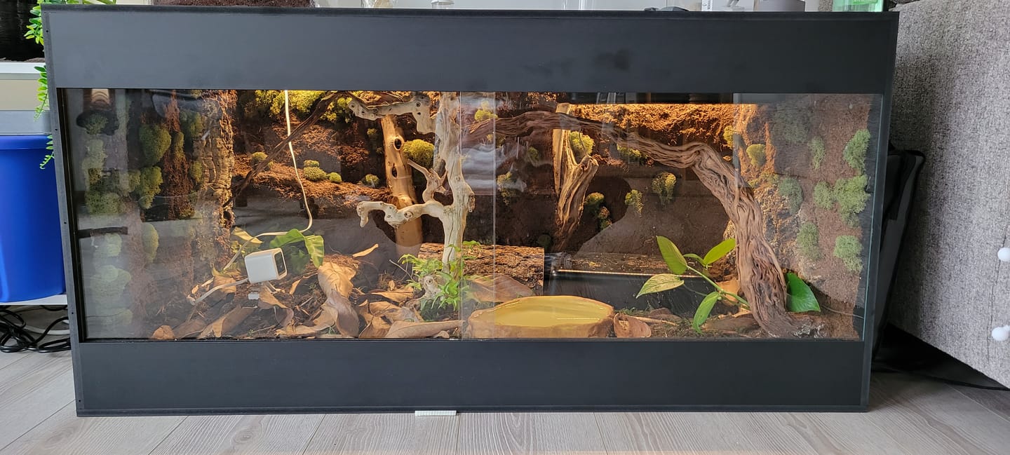 Customer photo review of 48"x24"x24" / 4'x2'x2' Premium PVC Reptile Enclosure