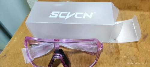 Customer photo review of Ultimate Versatility: TR-90 Photochromic Sports Sunglasses (31g)