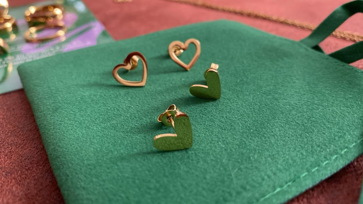 Customer photo review of Aretes Corazón