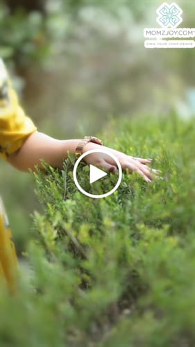 Customer video review of Hello Yellow Floral Maternity & Nursing Crepe Wrap Dress