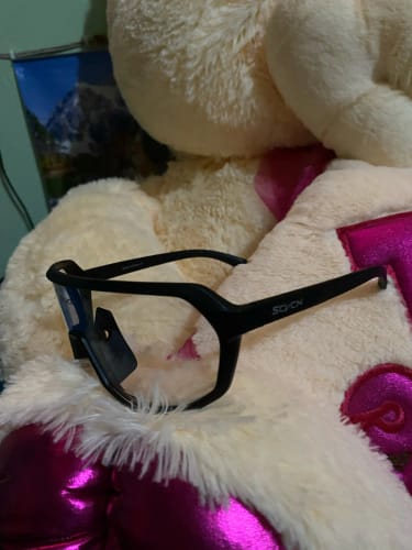 Customer photo review of Ultimate Versatility: TR-90 Photochromic Sports Sunglasses (31g)