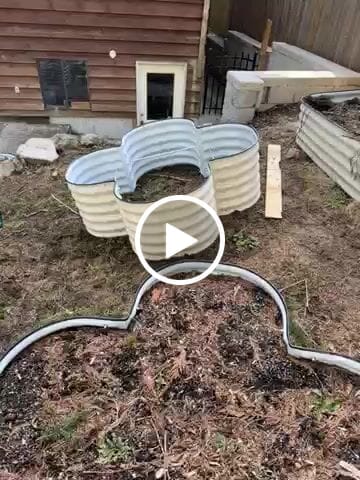 Customer video review of 17" Tall Four Leaf Clover