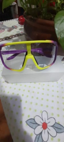 Customer photo review of Ultimate Versatility: TR-90 Photochromic Sports Sunglasses (31g)