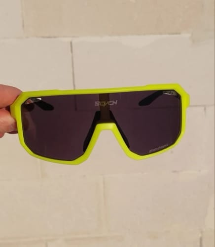 Customer photo review of Ultimate Versatility: TR-90 Photochromic Sports Sunglasses (31g)