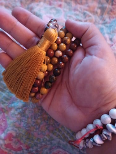 Customer photo review of Set Antiestrés - Colgante & pulsera de piedras naturales - 108 cuentas