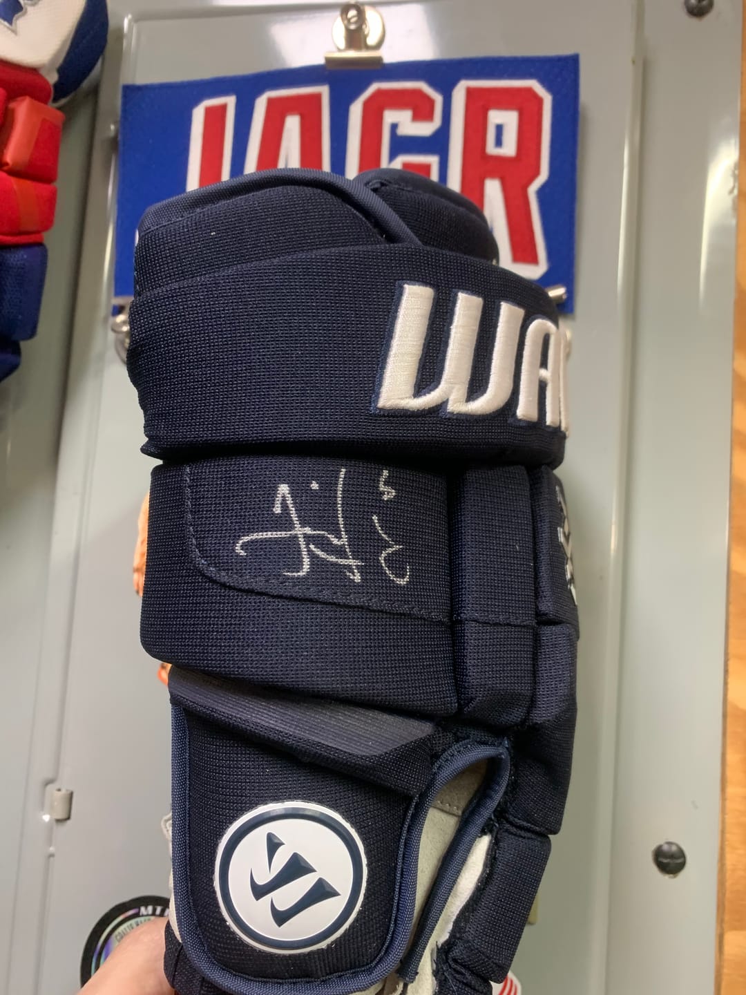 Customer photo review of Jaromir Jagr Autograph Signing