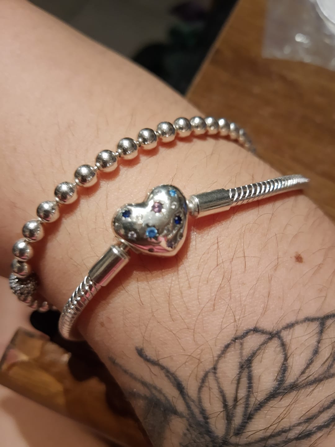 Customer photo review of Pulsera Corazon Noche Estrellada