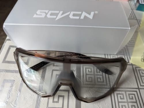 Customer photo review of Ultimate Versatility: TR-90 Photochromic Sports Sunglasses (31g)