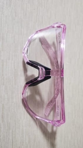 Customer photo review of Ultimate Versatility: TR-90 Photochromic Sports Sunglasses (31g)