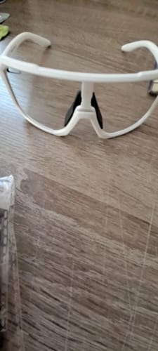 Customer photo review of Ultimate Versatility: TR-90 Photochromic Sports Sunglasses (31g)