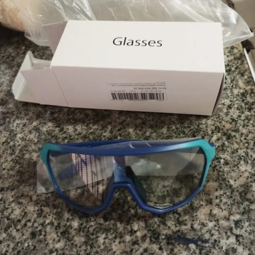 Customer photo review of Ultimate Versatility: TR-90 Photochromic Sports Sunglasses (31g)