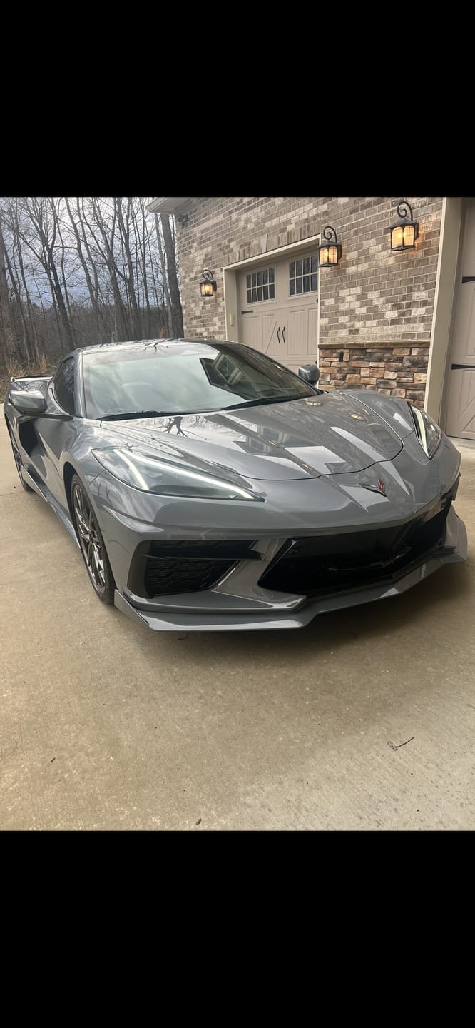 Customer photo review of Corvette C8 5VM Front Splitter (2-Piece Version) & Side Skirts