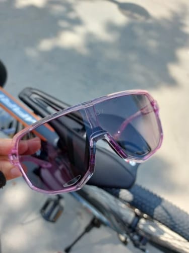 Customer photo review of Ultimate Versatility: TR-90 Photochromic Sports Sunglasses (31g)