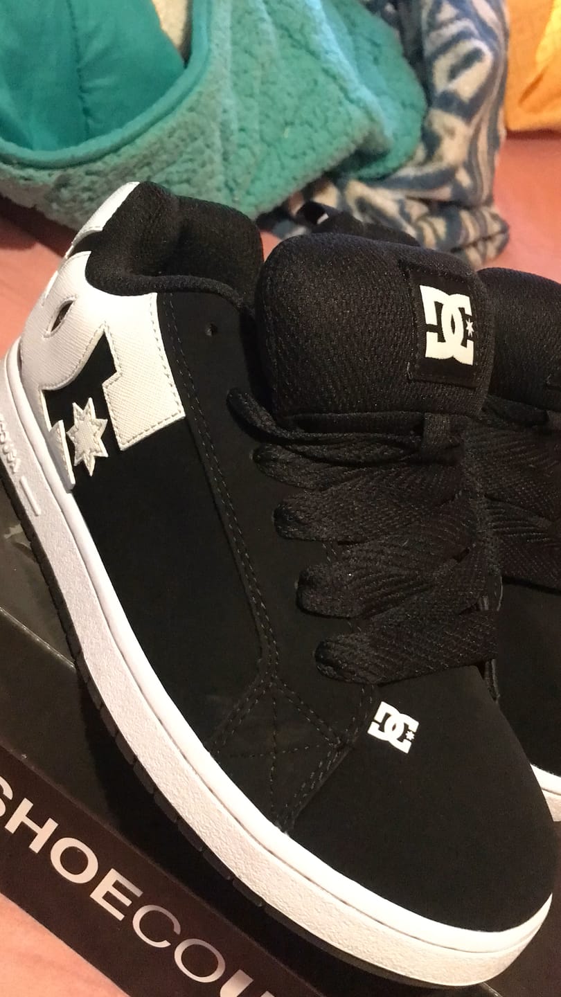 Customer photo review of Zapatilla DC Court Graffik Hombre Negro