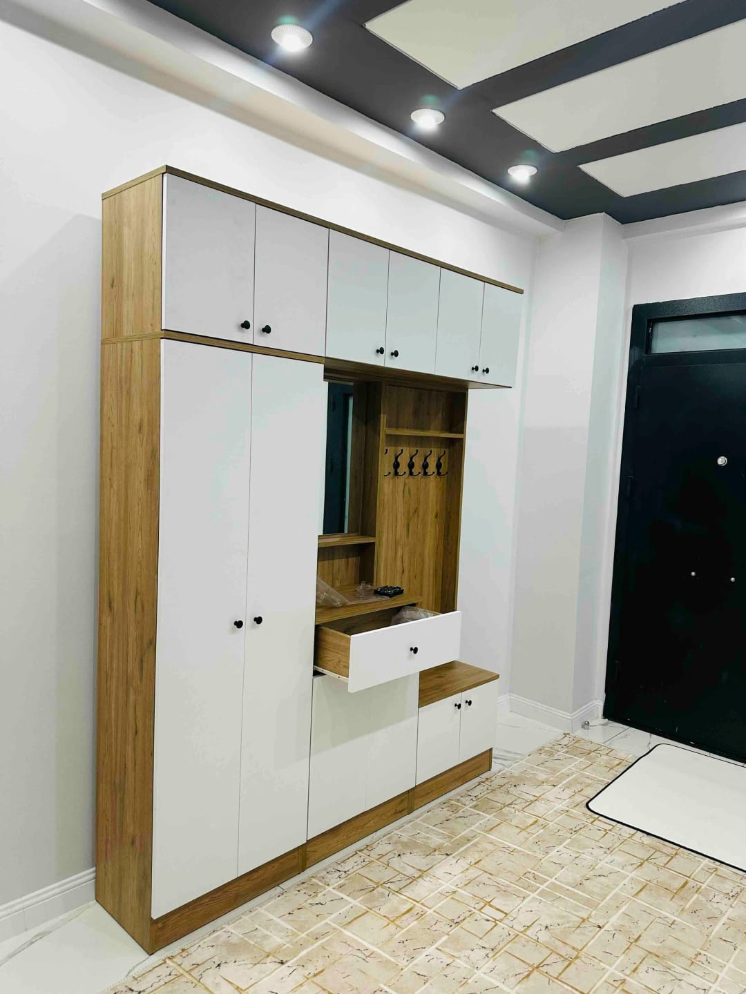 Customer photo review of Rani EA108 Portmanto Çekmeceli Aynalı Askılı Vestiyer Sepet Ceviz - Beyaz