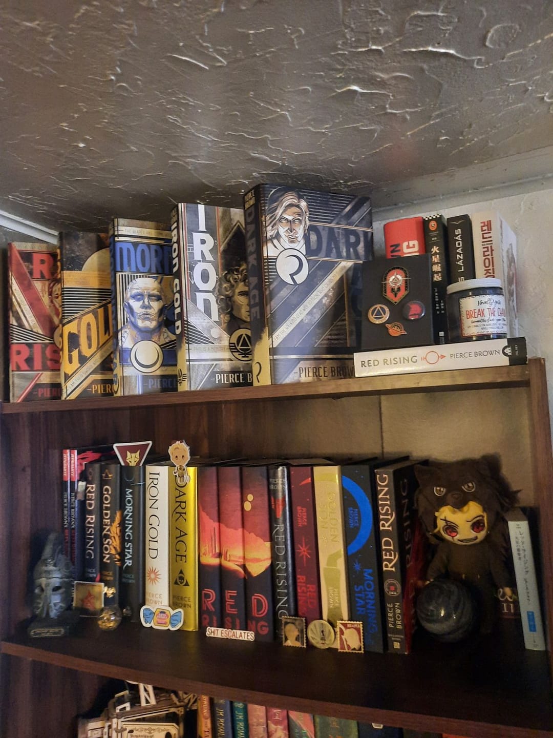 Customer photo review of Red Rising Dust Jackets