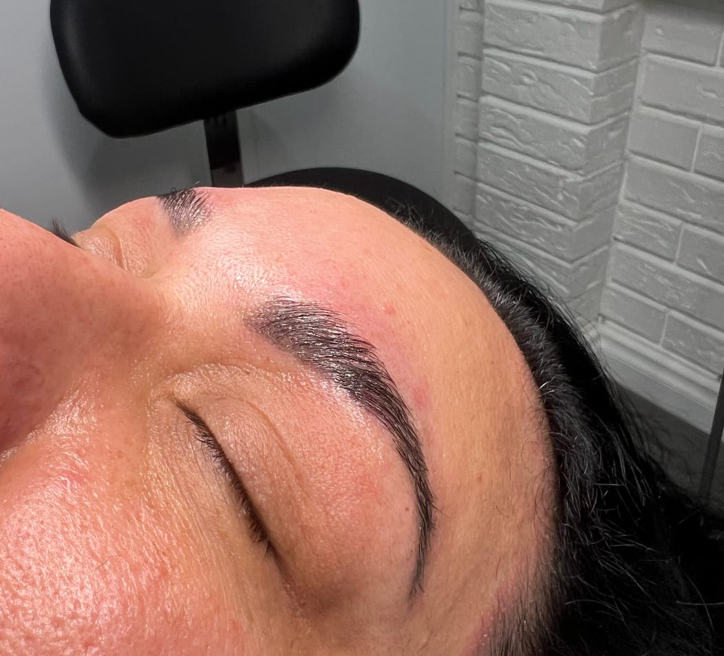 Customer photo review of Deluxe Lash & Brow Balm