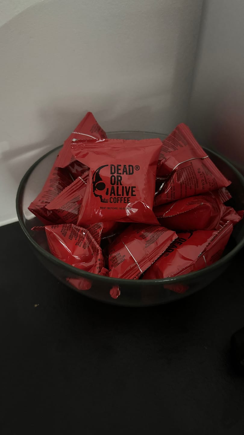 Customer photo review of DEAD OR ALIVE COFFEE Nespresso-kompatible Kapseln, Espresso, Medium-Dark Röstung, säurearm