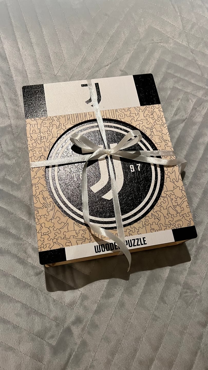 Customer photo review of Juventus FC® Logo - Wooden Puzzle