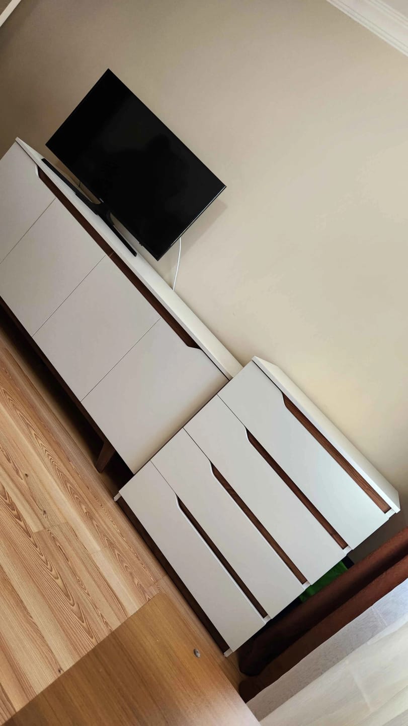 Customer photo review of Rani GD102 Modern Ayaklı Konsol Beyaz - Minyatür Ceviz