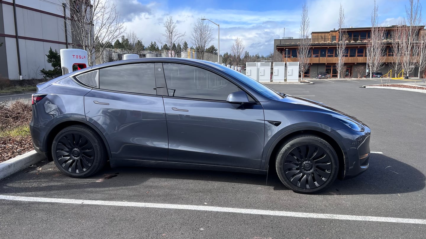 Customer photo review of TESPLUS 19'' Hurricane Style Wheel Cover for Model Y