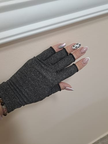 Customer photo review of Félujjas Kompressziós Arthiritis Kesztyű