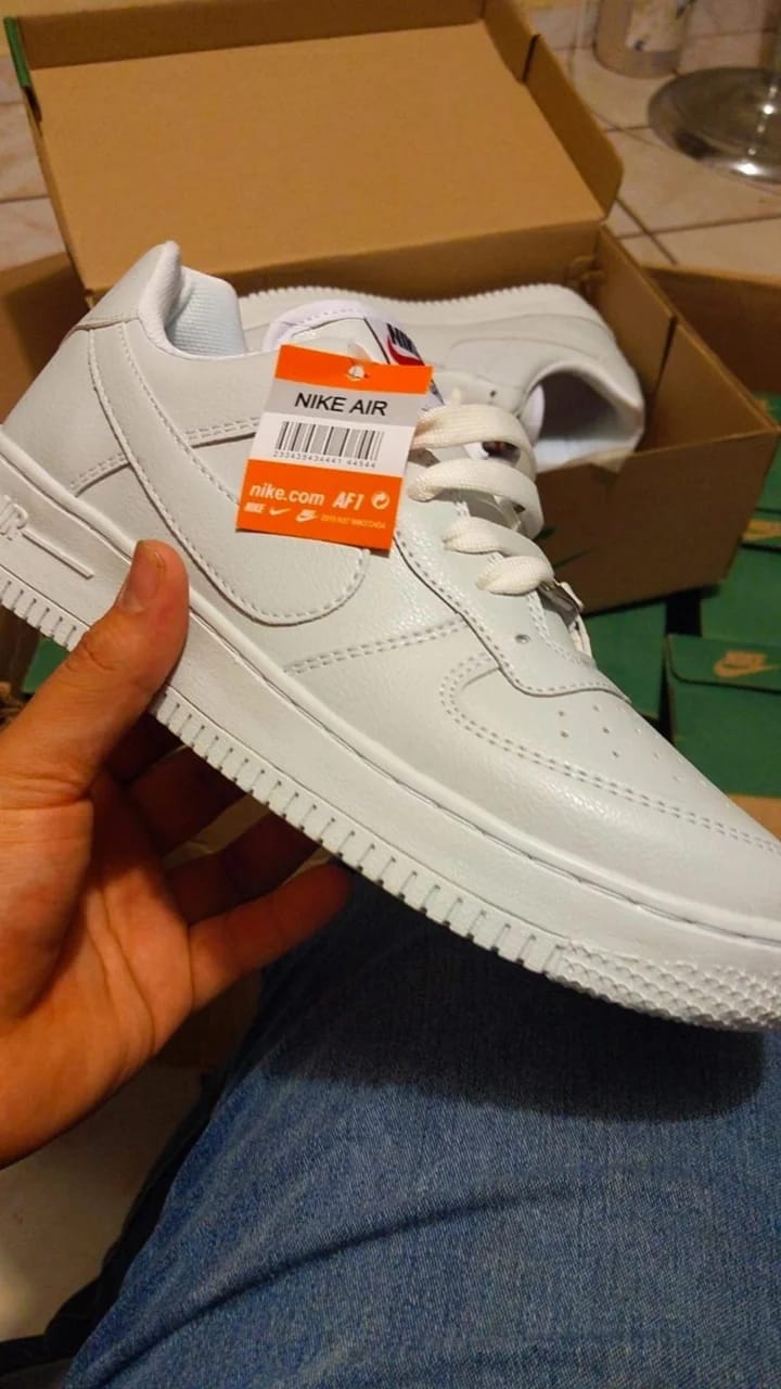 Customer photo review of Paq 6 Pares Tenis 270 Blanco Total 25/28.5