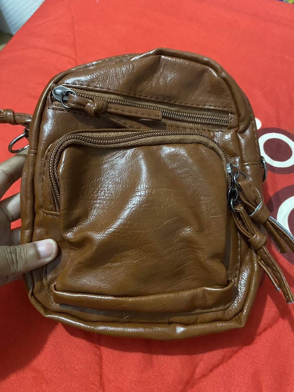 Customer photo review of Women Soft Leather Crossbody Travel Bag