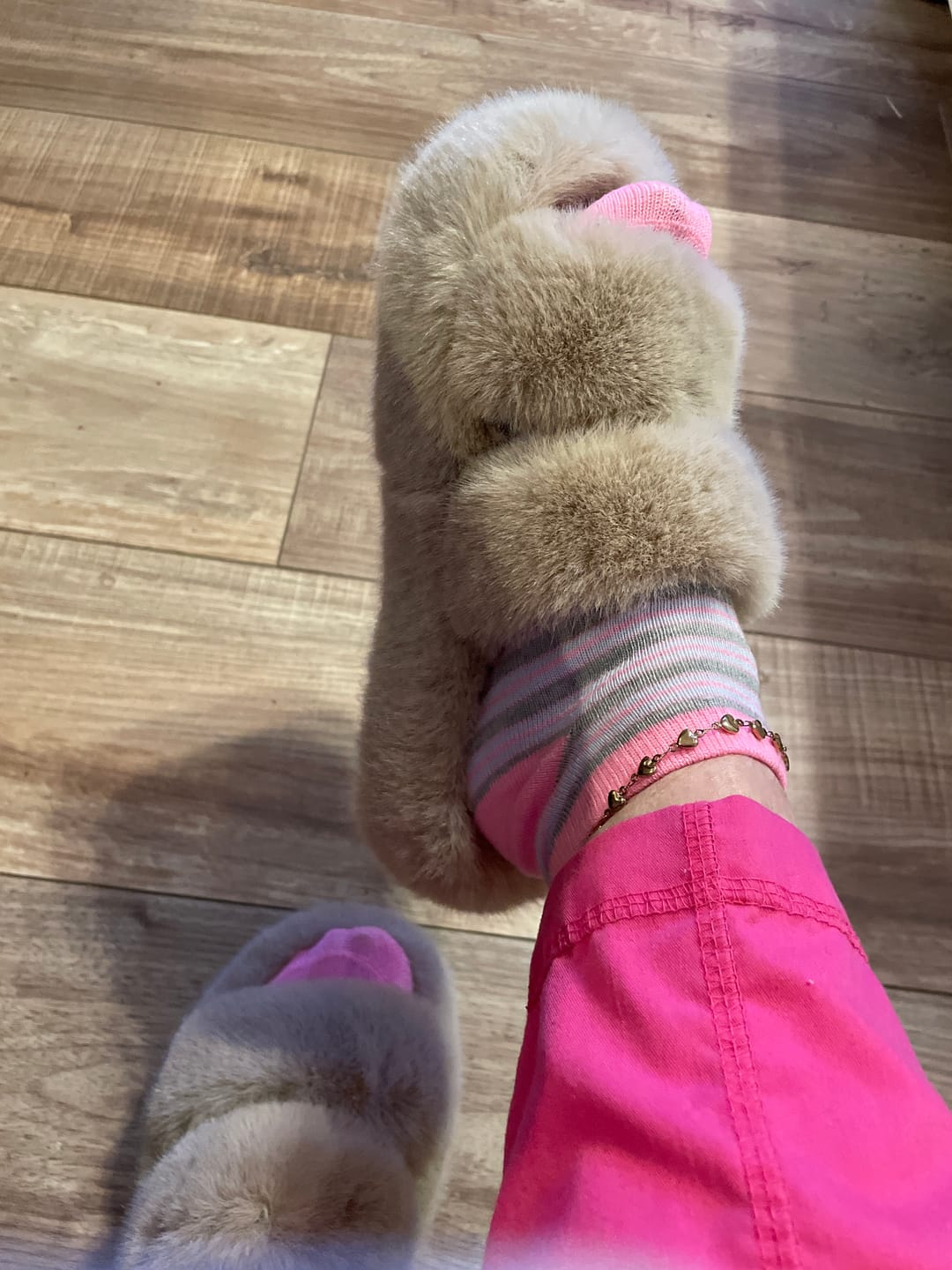 Customer photo review of Ella Faux Fur Women's Slides Sandals