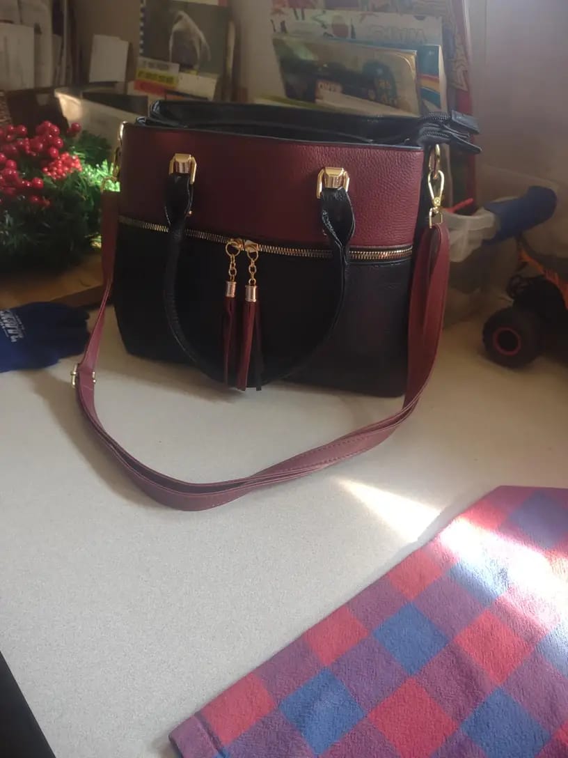 Customer photo review of Women's Large Capacity Soft Leather Tassel Shoulder Bag