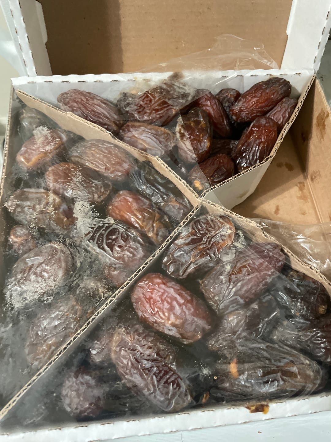 Customer photo review of Jumbo Medjool Dates Box