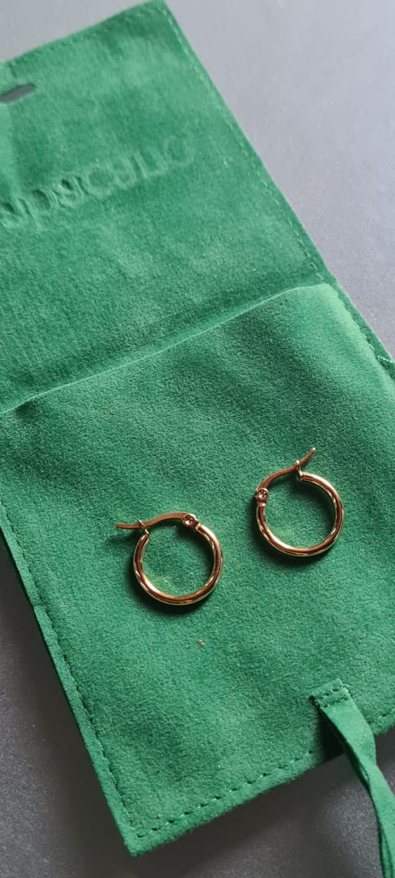Customer photo review of Aretes Olivia