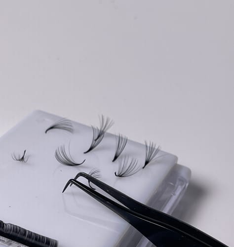 Customer photo review of 0.05 CASHMERE NOIR COLLECTION VOLUME LASHES SINGLE LENGTH 8-18MM