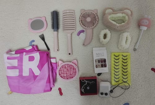 Customer photo review of Mewaii® Cat Family Original Design Long Cat Body Pillow & Kawaii Essentials 13Pcs