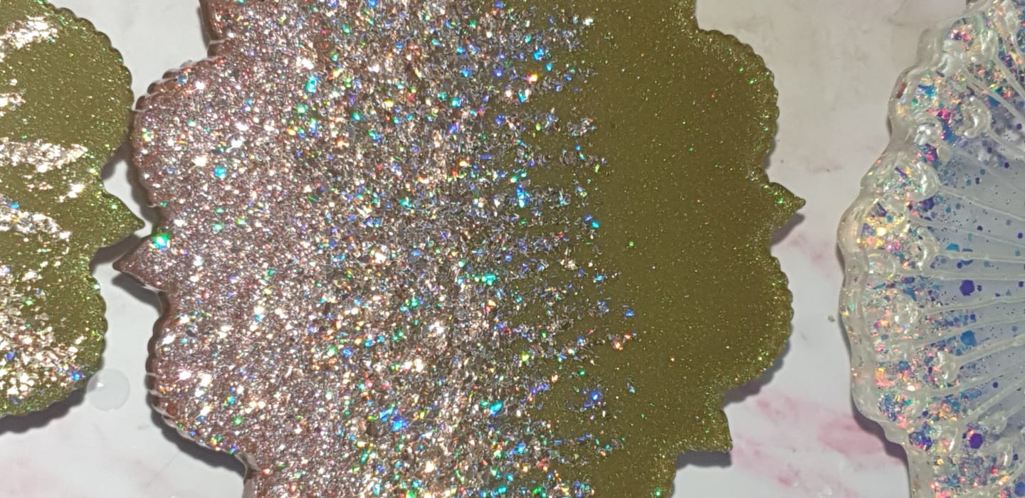Customer photo review of 2x2 Glitter Holo Shards (Flakes) Holographic Pigment Sand Gold Glitter Solvent Resistant SLG002