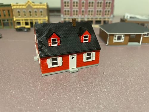 Customer photo review of Walthers Cornerstone 933-3839 Cape Cod House -- Kit - 2-3/8 x 2 x 1-5/8" 6 x 5 x 4.1cm, N Scale