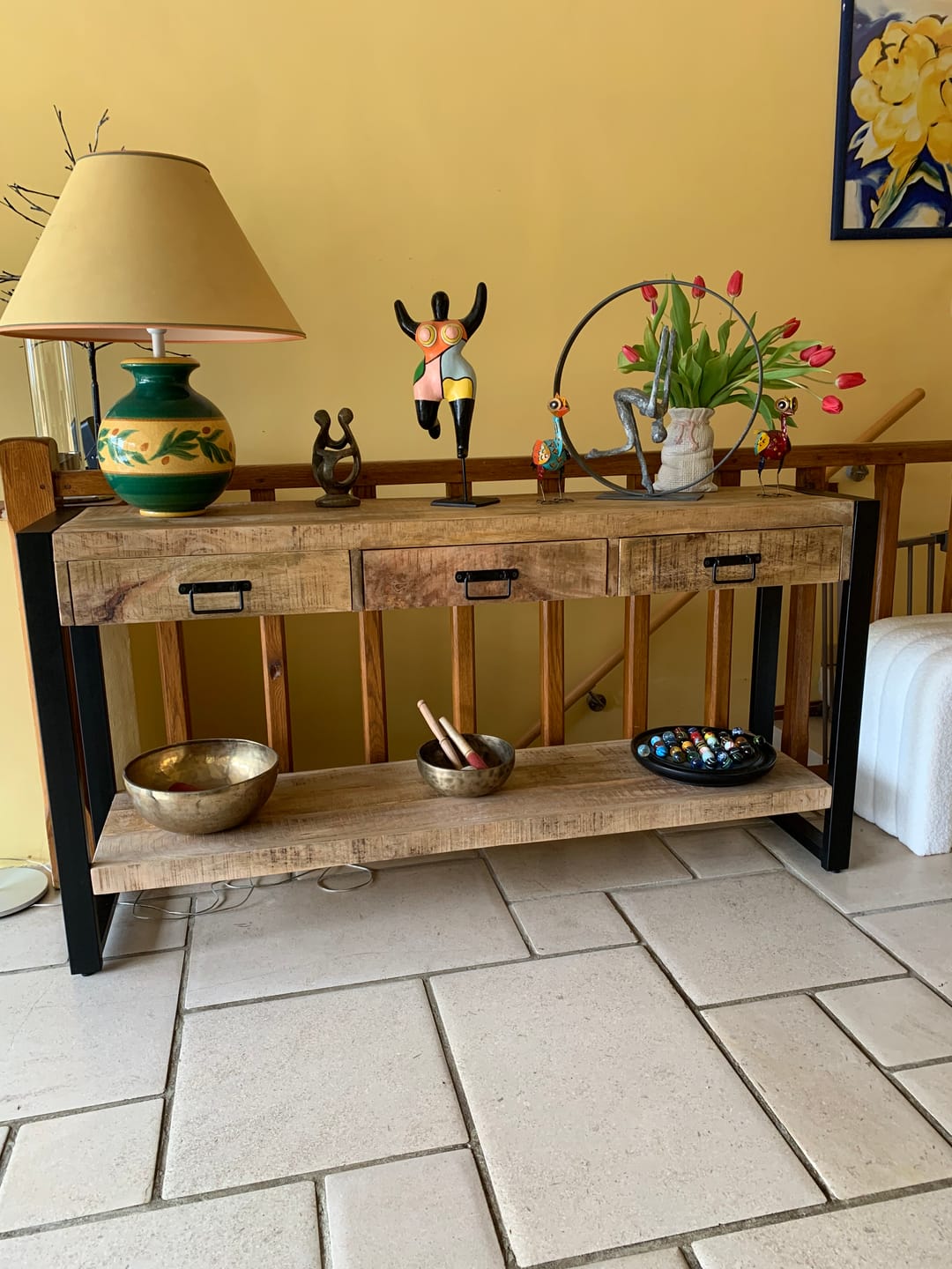 Customer photo review of Sidetable mangohout met lades en zwarte handgrepen | Mangohout en Staal | 150x35x76cm
