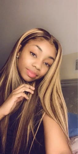 Customer photo review of Honey Blonde Piano Highlight Straight Hair 13x4 Lace Wigs Colored Human Hair Wigs