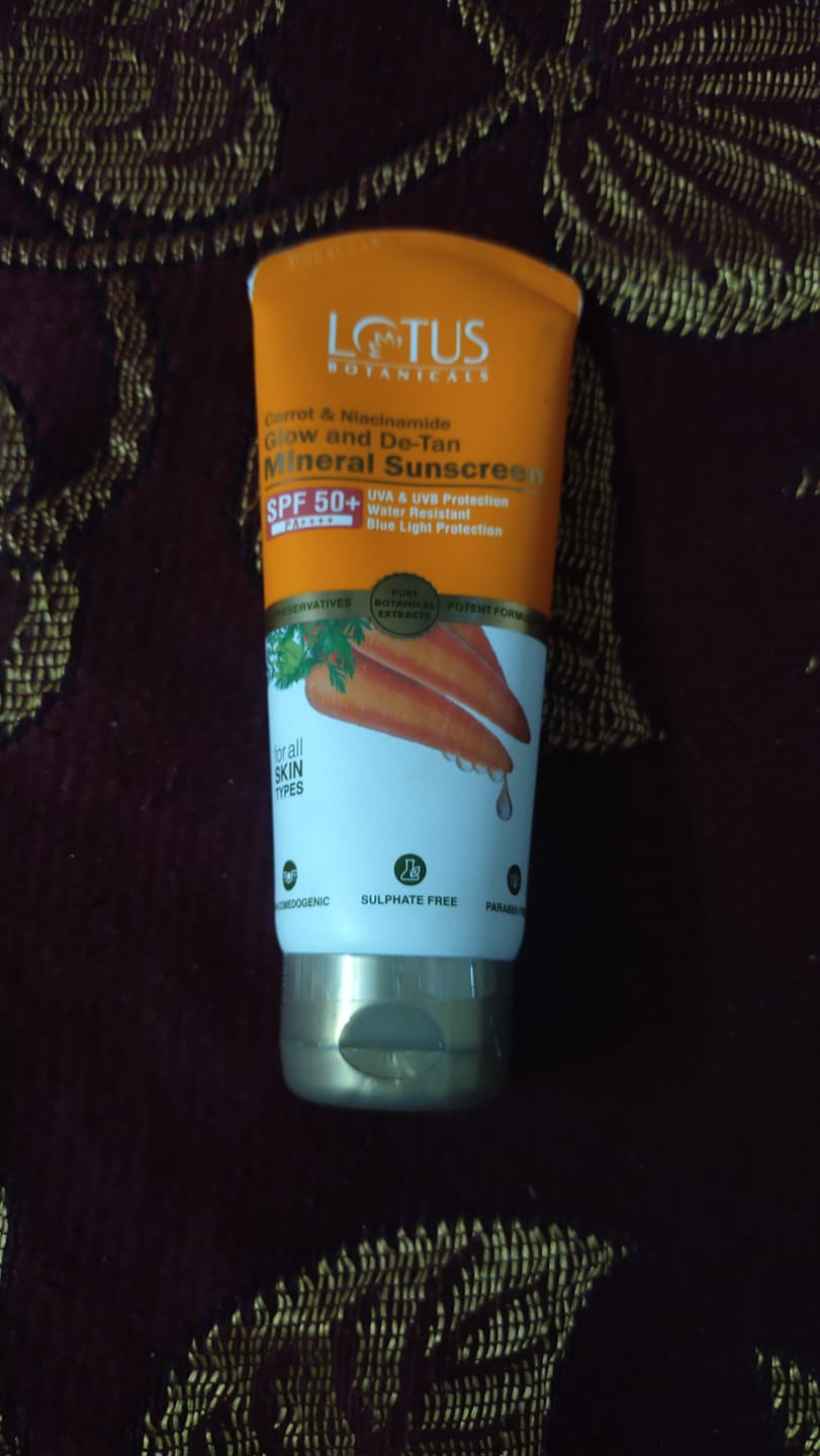 Customer photo review of Carrot & Niacinamide Glow and De-Tan Mineral Sunscreen | SPF 50+ | PA++++