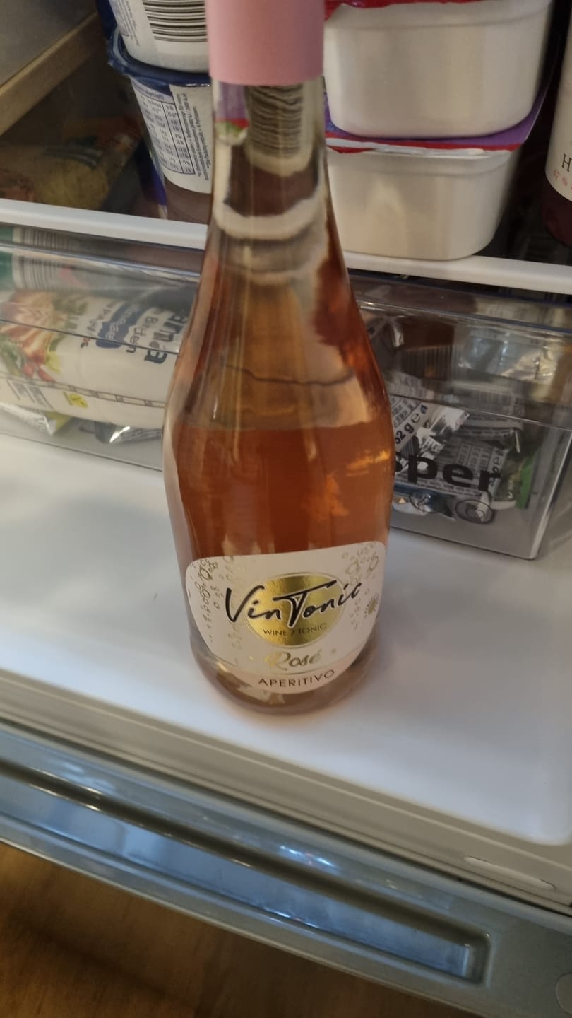 Customer photo review of VinTonic Rosé  | 6 x 0,75 L