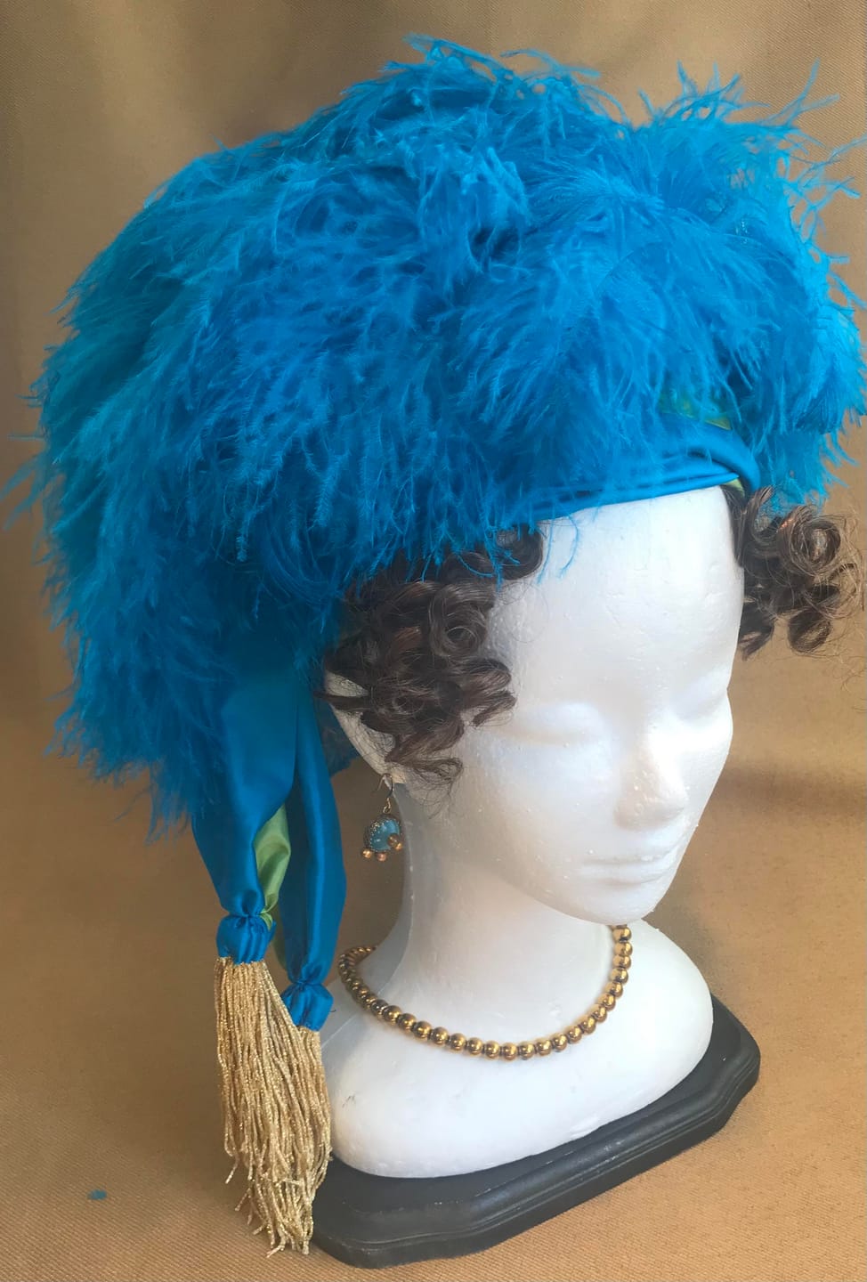 Customer photo review of Ostrich Blondene Floss Feathers