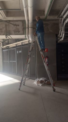 Customer photo review of Escalera de Aluminio Multiposición 26' Tipo IA Leveler Little Giant 16926-803 (Demo)