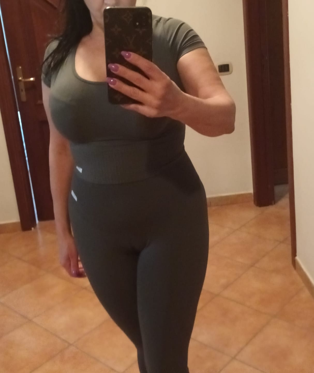 Customer photo review of T-Shirt Crop Top Coal Green