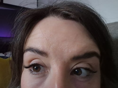 Customer photo review of Defined Press-On Lashes