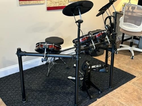 Customer photo review of Donner DED-200 MAX Electronic Drum Set 5-Drum 3-Cymbal with Drum Throne/Headphone for Optimal Performance