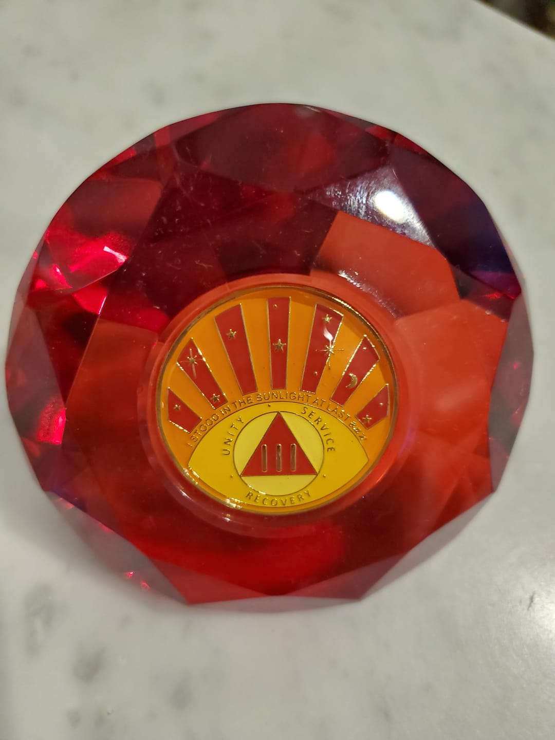 Customer photo review of 1 to 40 Year Stood in the Sunlight Specialty AA Recovery Medallion - Tri-Plated Chip/Coin