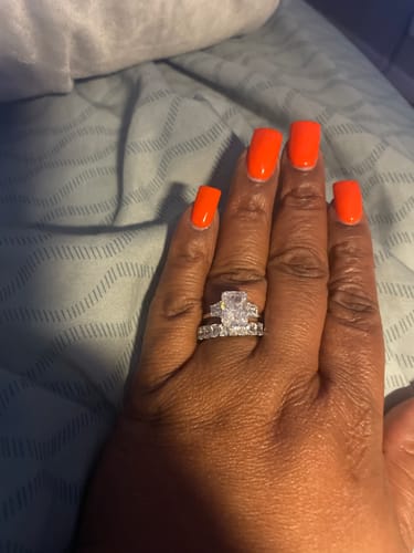 Customer photo review of Louily Desirable Three Stone Radiant Cut 3PC Wedding Ring Set