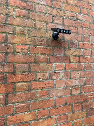 Customer photo review of Lampe murale solaire Puissante à détecteur de mouvements