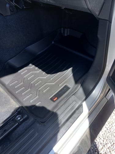 Customer photo review of Pisos Calce Perfecto SUZUKI JIMNY MECANICO años 2019 al 2023