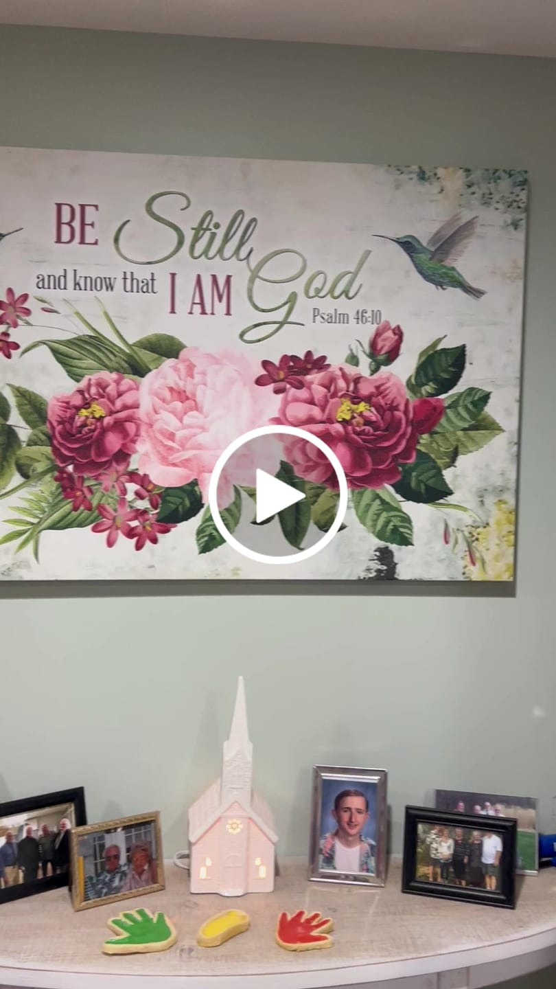Customer video review of Be Still and Know That I Am God, Vintage Flower Hummingbird, Wall art canvas